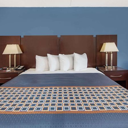 Travelodge By Wyndham Savannah Area/Richmond Hill Bagian luar foto