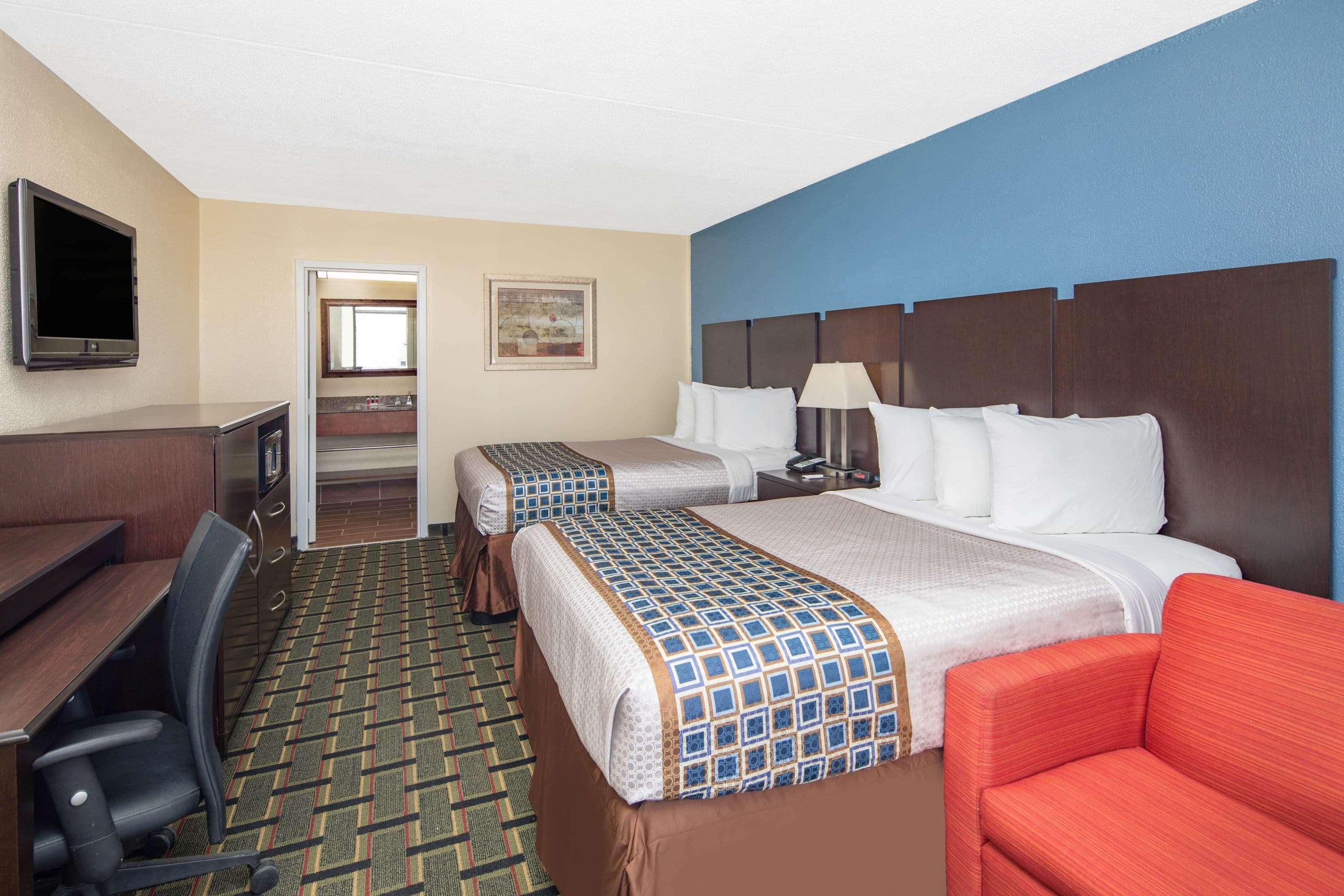 Travelodge By Wyndham Savannah Area/Richmond Hill Bagian luar foto