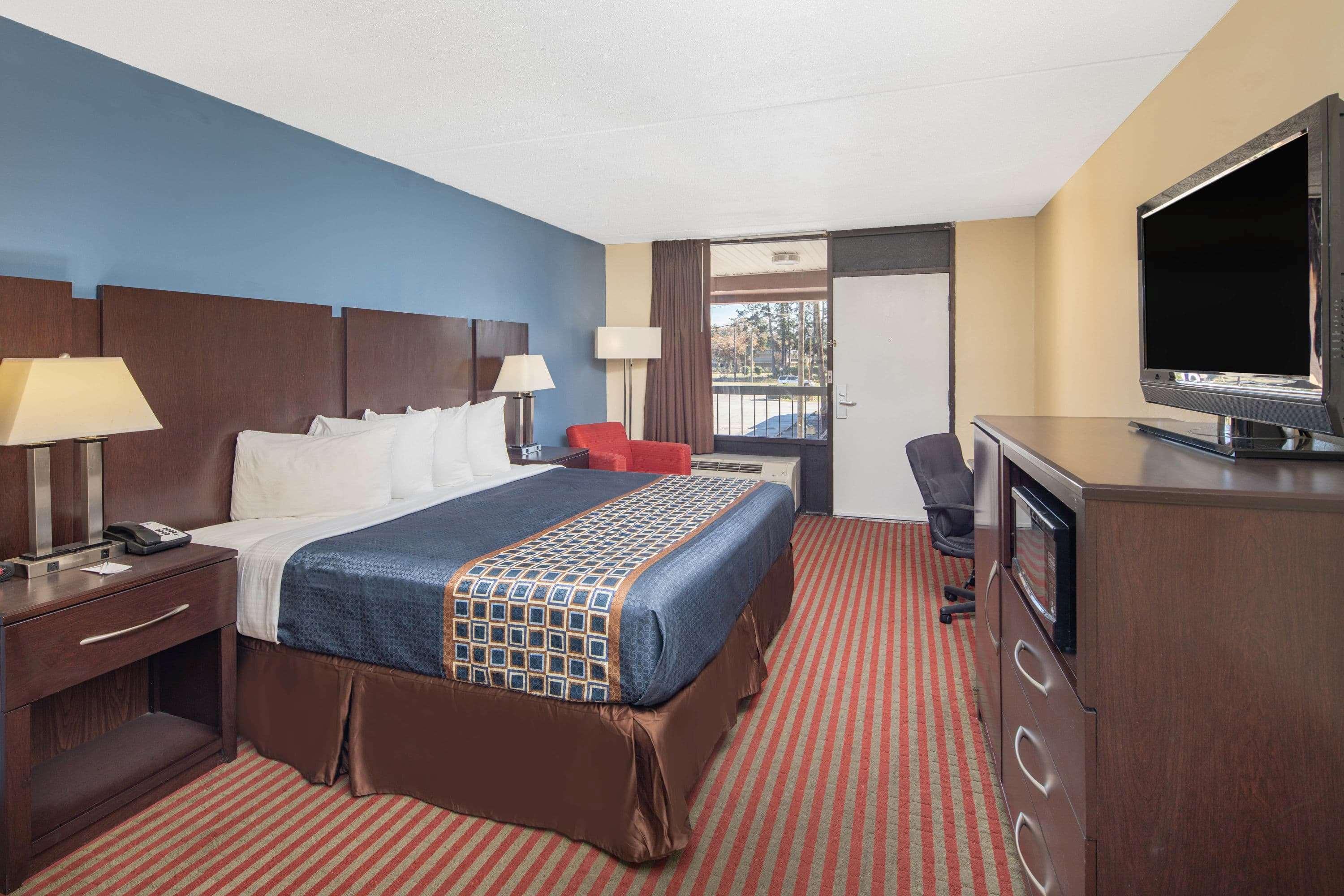 Travelodge By Wyndham Savannah Area/Richmond Hill Bagian luar foto