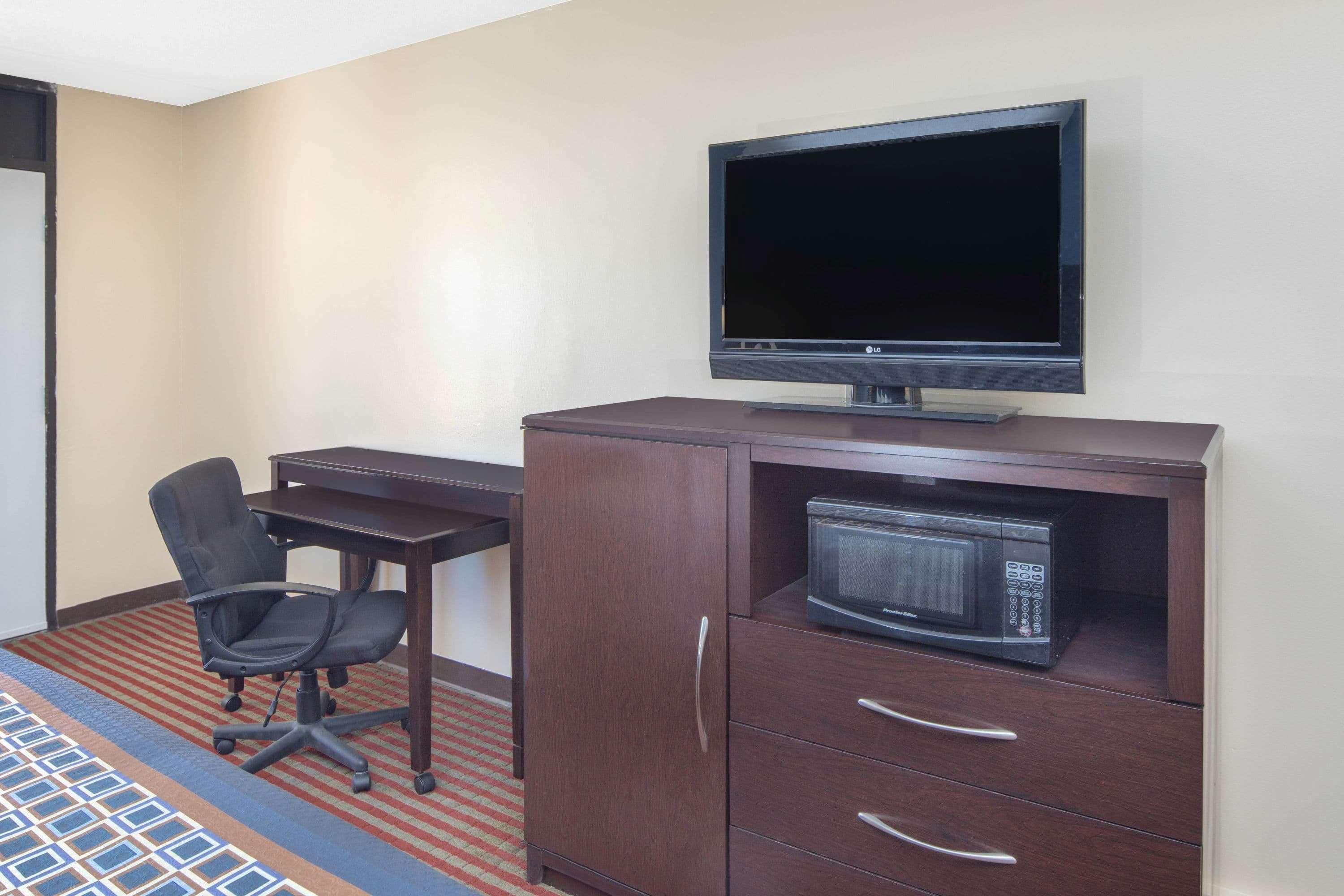 Travelodge By Wyndham Savannah Area/Richmond Hill Bagian luar foto
