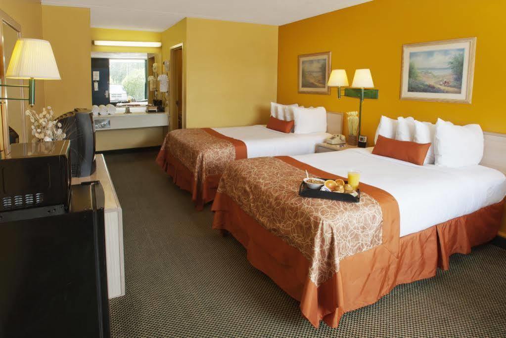 Travelodge By Wyndham Savannah Area/Richmond Hill Ruang foto